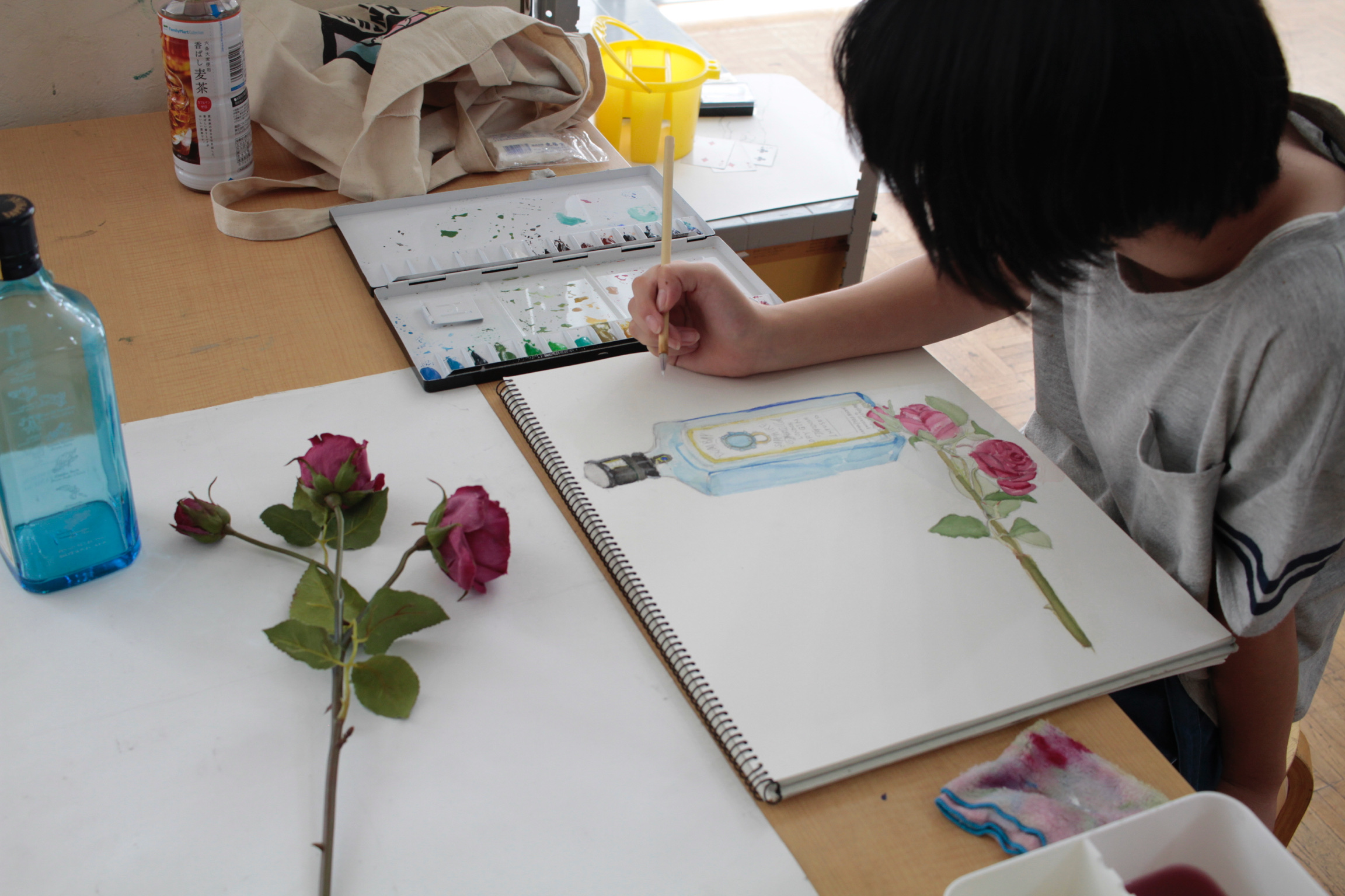 金沢美術学院のこども絵画教室、水彩の練習